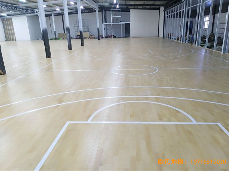 河南濮阳永康篮球训练中心体育木地板安装案例
