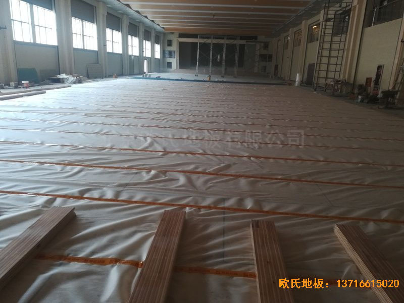 陕西榆林神木何家塔煤矿体育木地板施工案例