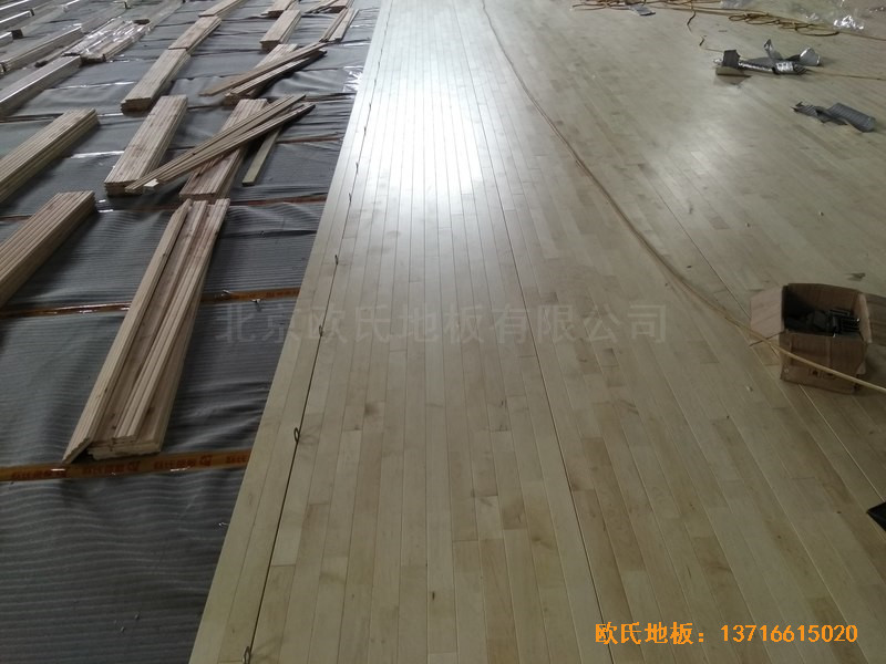 广西桂林龙胜县民族体育馆体育地板施工案例2