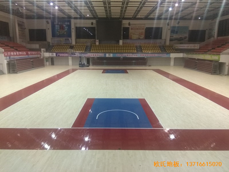 广西桂林龙胜县民族体育馆体育地板施工案例3
