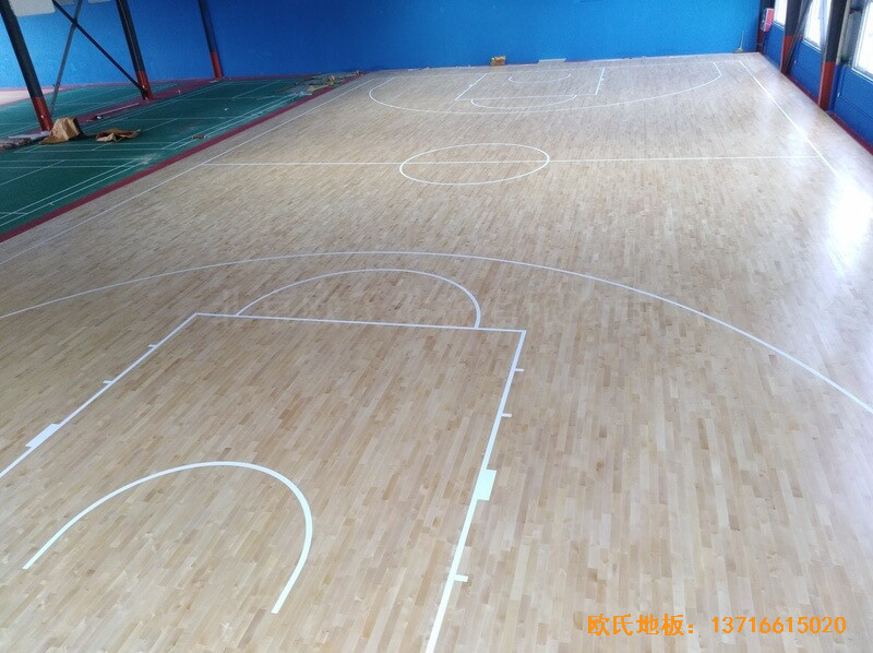 江苏江阴市榜样体育俱乐部体育木地板施工案例6