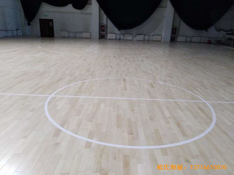 北京房山区燕山体育馆体育木地板施工案例4