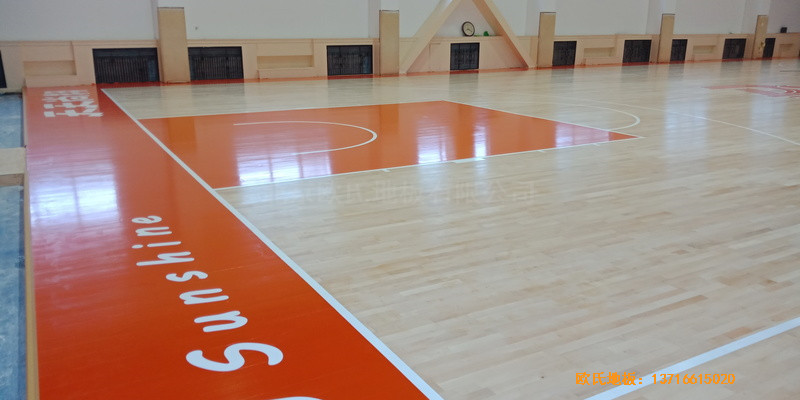 北方温泉会议中心篮球馆体育木地板施工案例4