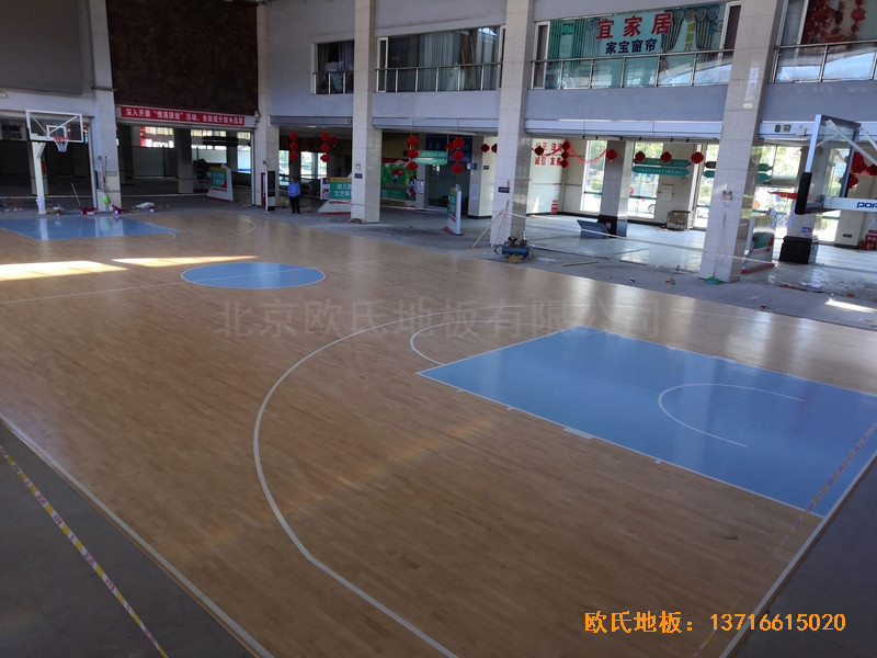 福建龙岩罗龙西路269号篮球馆体育地板安装案例5