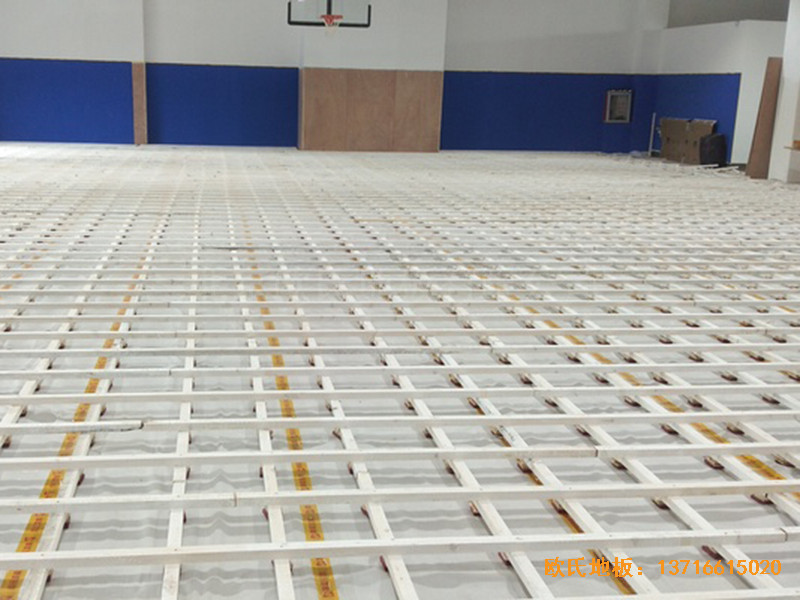 上海虹梅南路2599鑫空蓝球馆运动木地板安装案例1
