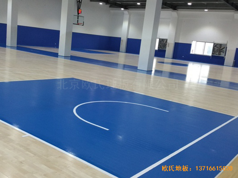 上海虹梅南路2599鑫空蓝球馆运动木地板安装案例4