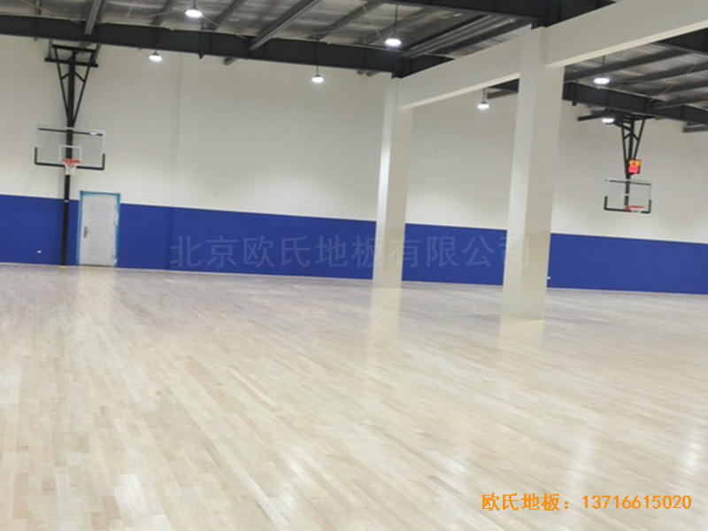 上海虹梅南路2599鑫空蓝球馆运动木地板安装案例5