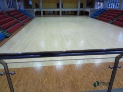 学校篮球场地木地板承载力